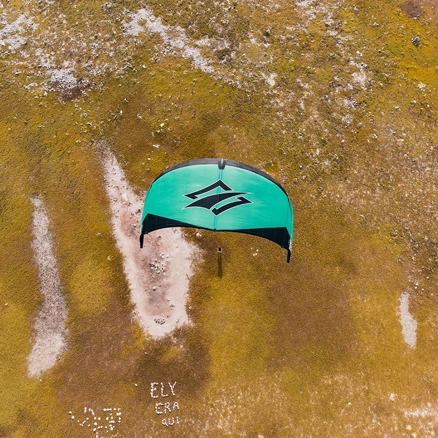  Naish 2025 Pivot Freeride Kite - 25% Off